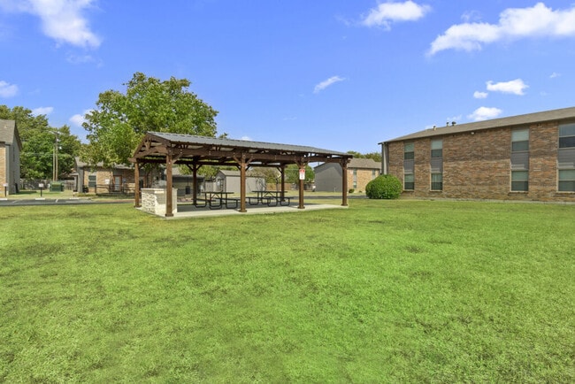 Cleburne Plaza