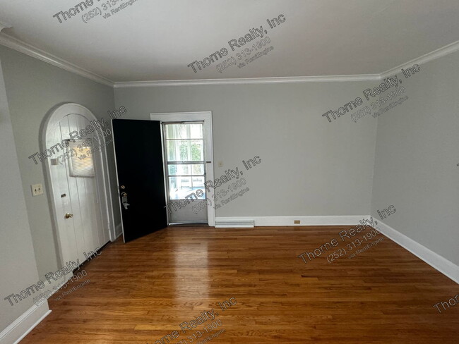 Photo - 823 Western Ave