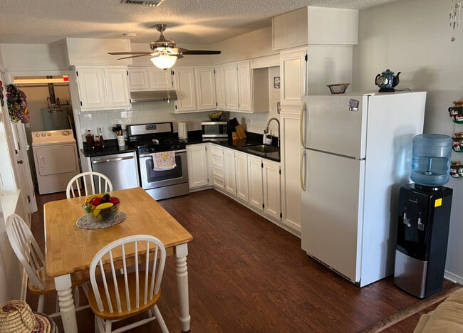 Photo - 451 Marion Ave