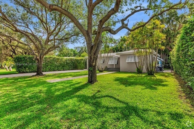 Building Photo - 7911 SW 55th Ave Rental