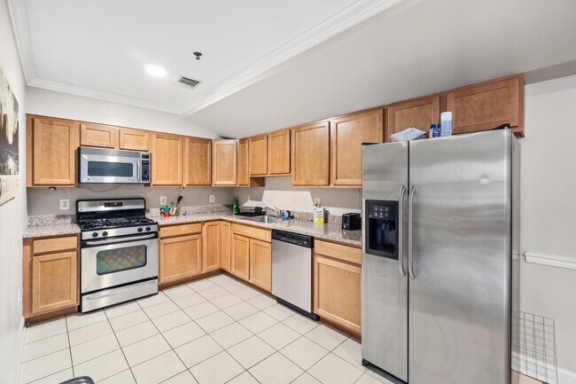 Photo - 214-216-216 Jackson St Unit 6