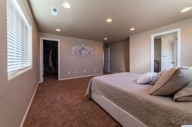 Photo - Great Kennewick Location