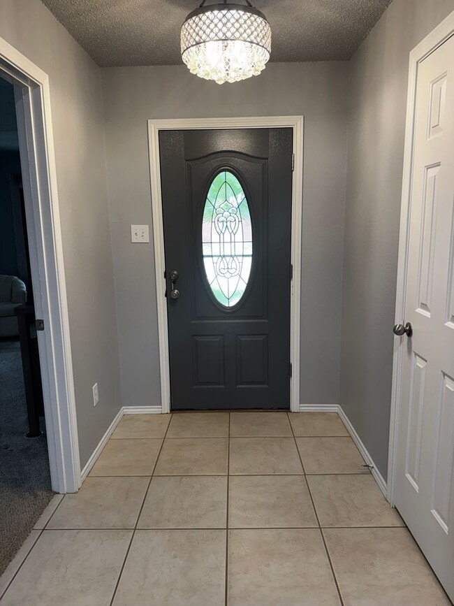 Photo - Stunning 3 Bed, 2 Bath Home in Sunridge Subdivision