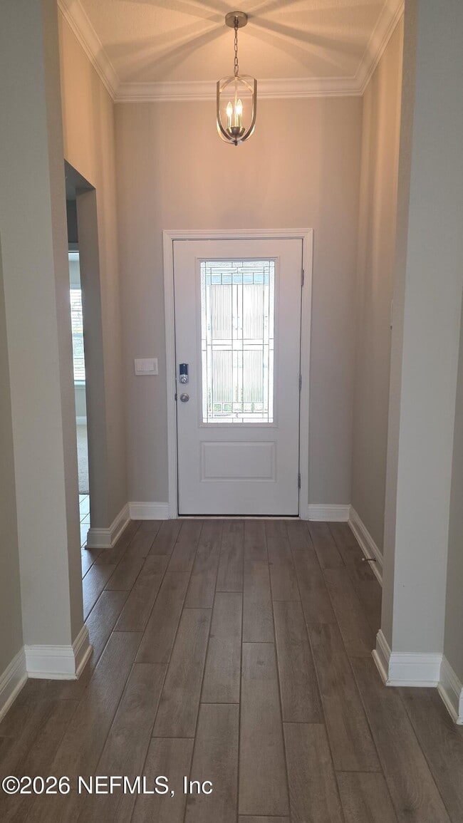 Photo - 721 Narvarez Ave