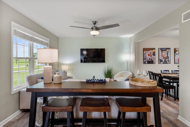 Photo - 1631 Smith Ln