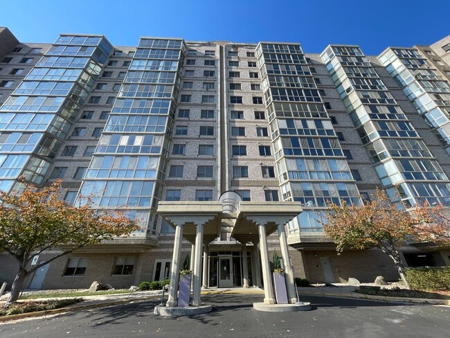 Photo - 2 Bed+Library 2 Bath Condo With Endless Wo... Unit 319