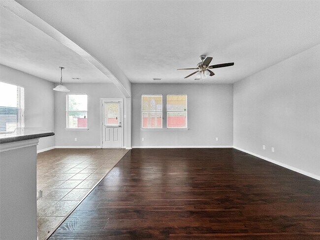 Photo - 8402 Parapet Pl