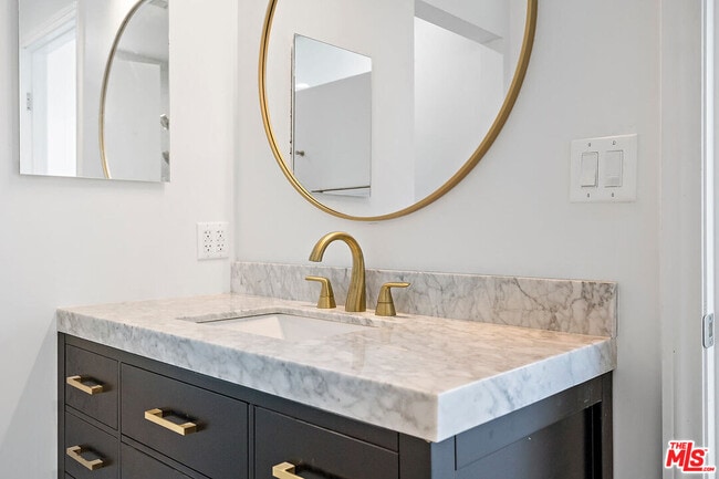 Photo - 1100 Wilshire Blvd Unit 3011