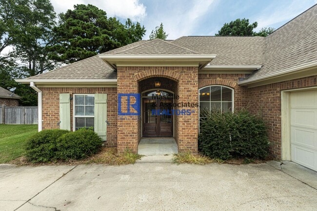 Photo - 6 MONTH LEASE OPTION!!! 4 Bed/2 Bath Home ...