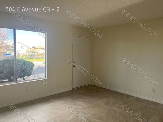 Photo - 504 E Ave Q3 Unit 2
