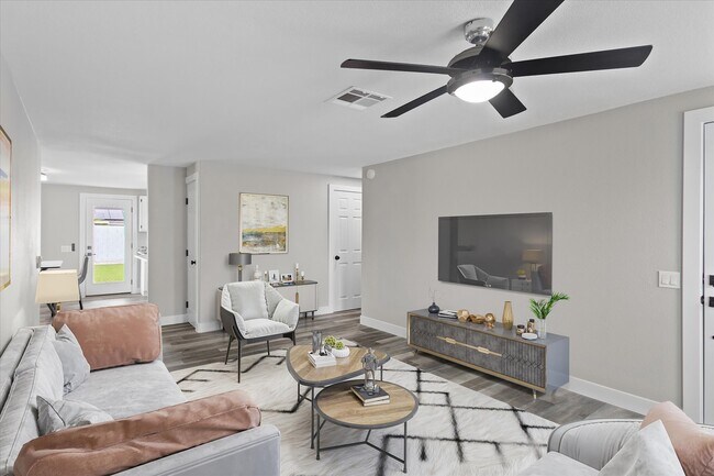 Photo - 1604 W Colt Rd