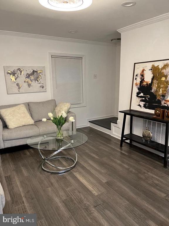 Photo - 1077 S Edison St