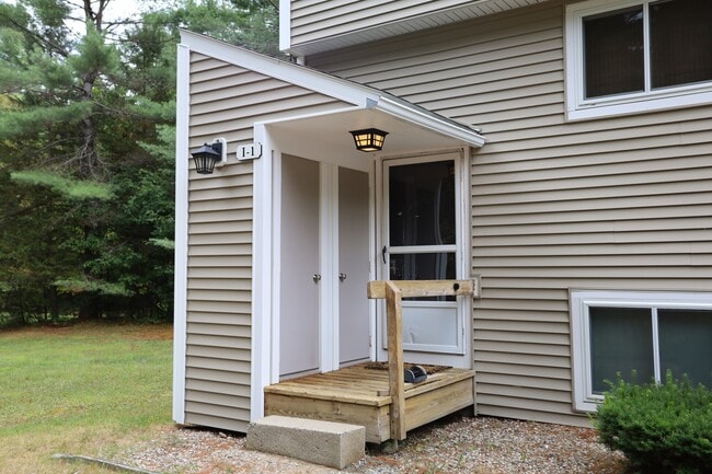 Building Photo - 52 Orris Rd Rental