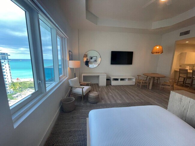 Photo - 2301 Collins Ave