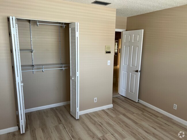Building Photo - 6311 NW 90th Ave Rental