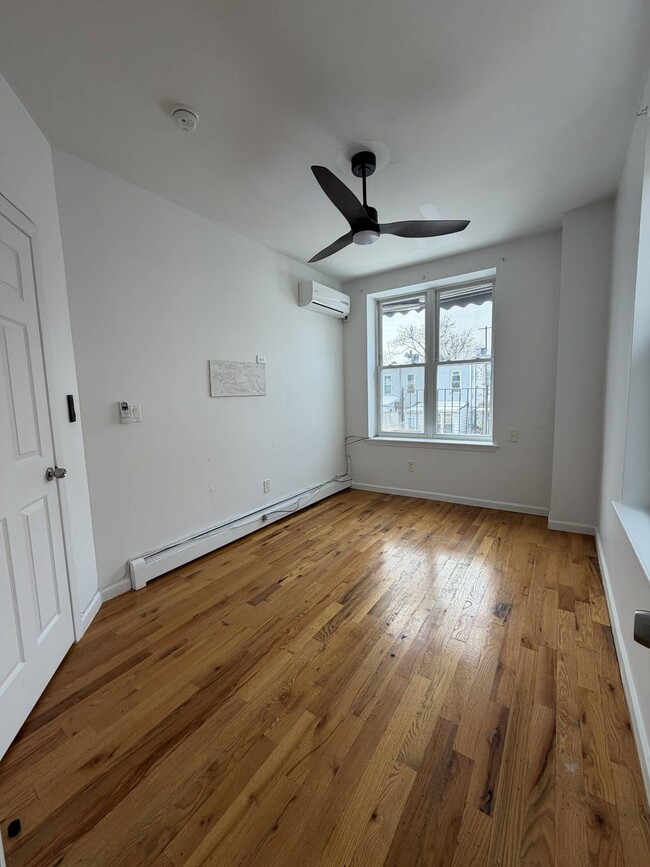 Photo - 40 Eldert Ln