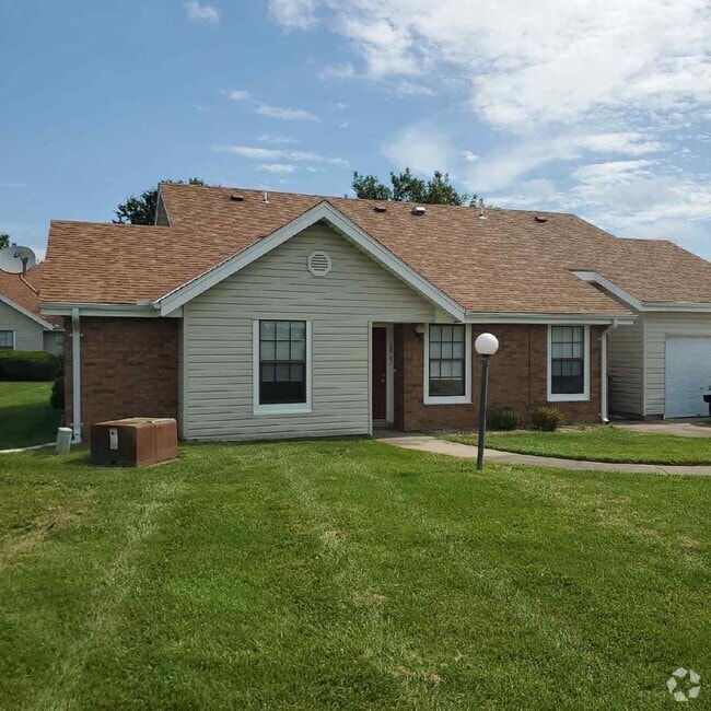 Building Photo - 122 SE 1161 Rental