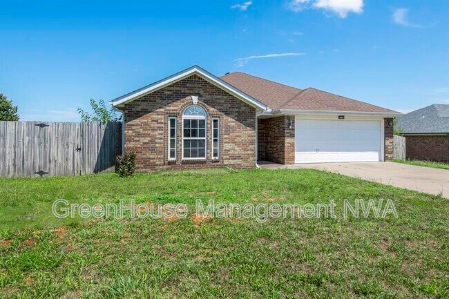 Photo - 520 Dewberry Ln