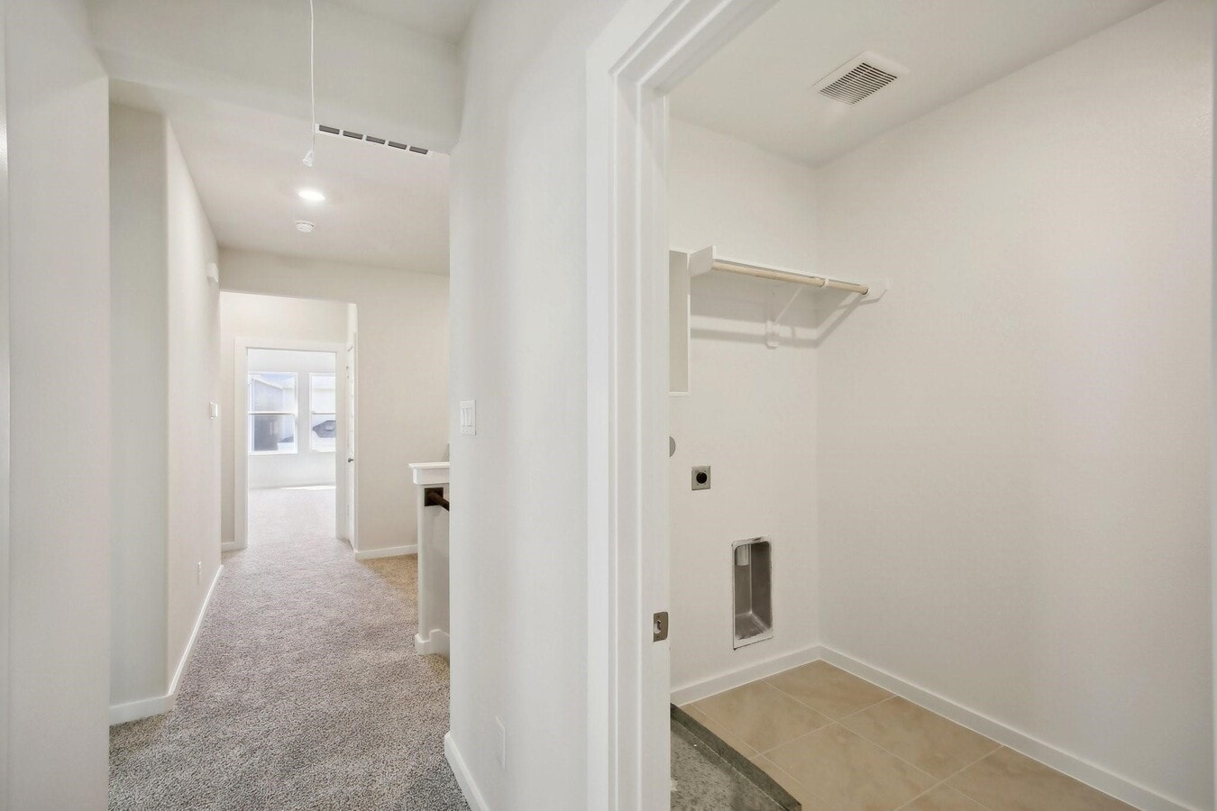 Photo - 586 Avisa Dr