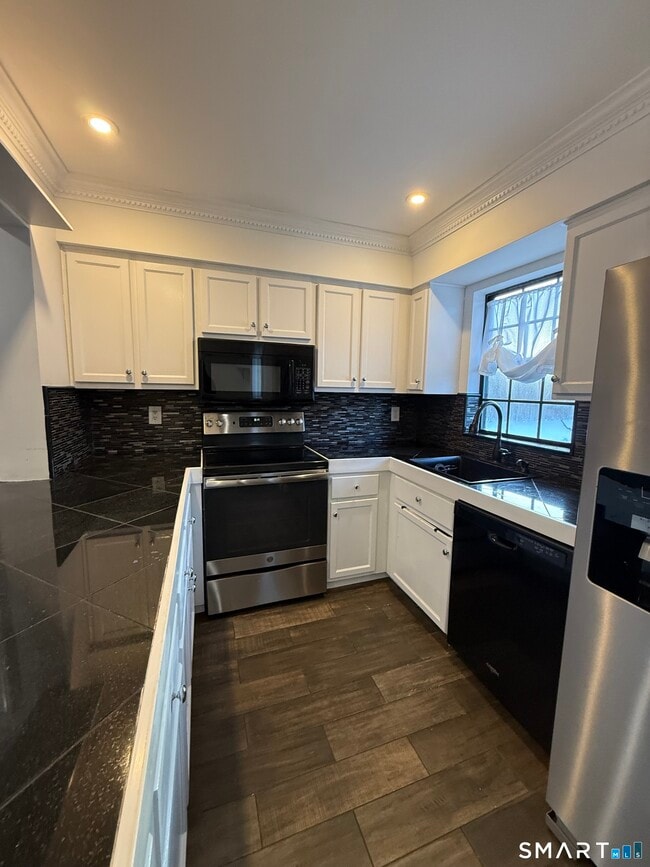 Photo - 111 Aspetuck Vlg Unit 111