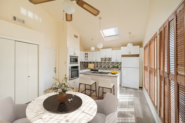 Photo - 4330 Willow Beach Dr