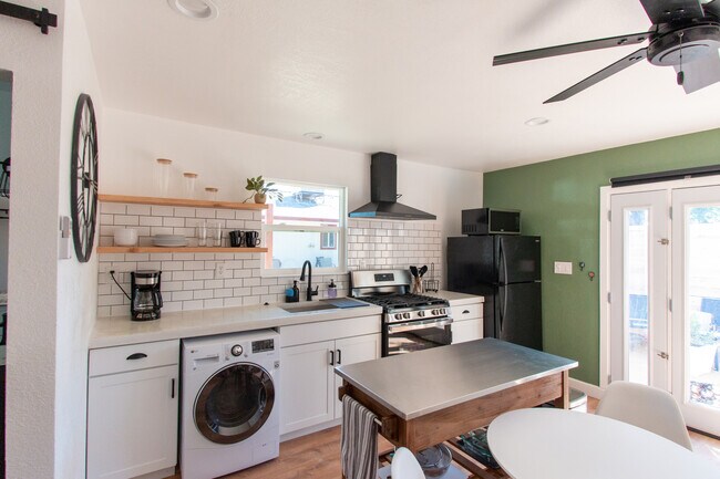 Photo - 3390 Cutlas Ct Unit B