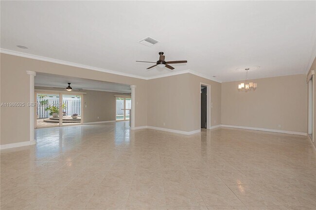 Photo - 2070 NE 65th St