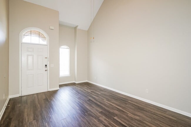 Photo - 542 Pippin Dr