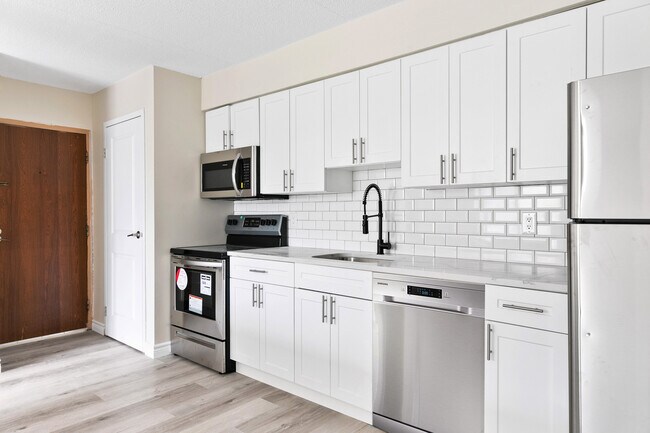 Photo - 3155 Sandwich St