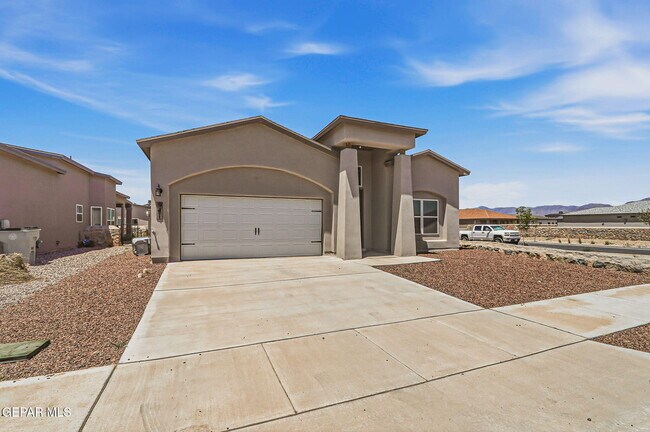 Photo - 941 Aqueduct Ave