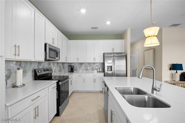 Building Photo - 15285 Grn Acrs Ave Unit 441