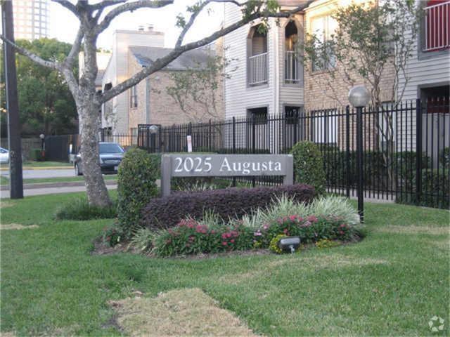 Building Photo - 2025 Augusta Dr Unit 701 Rental