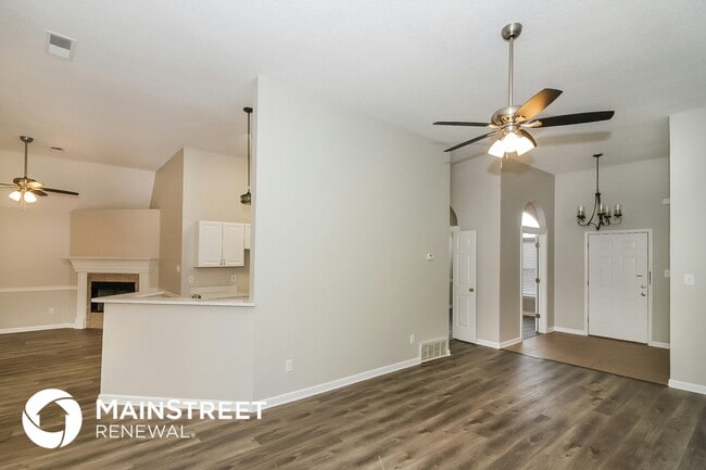 Photo - 1983 Chimneyrock Blvd E