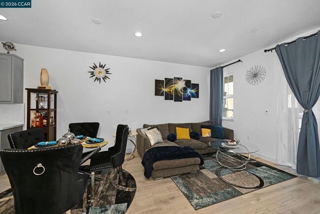 Photo - 296 Laurel Knoll Dr