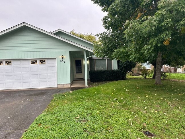 Photo - Beautiful 3 bedroom 2 bathroom house in a ...