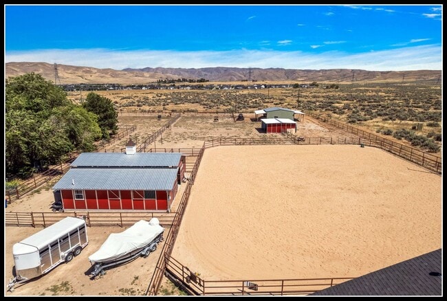 Building Photo - 3 Acre Horse Ranch & Home Rental SE Boise ...