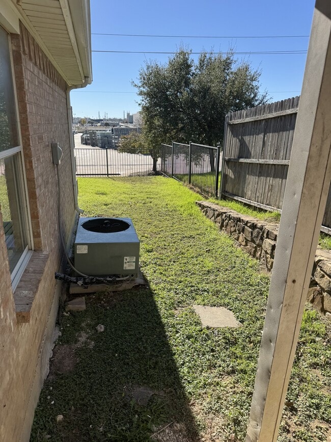 Photo - 7802 Downe Dr