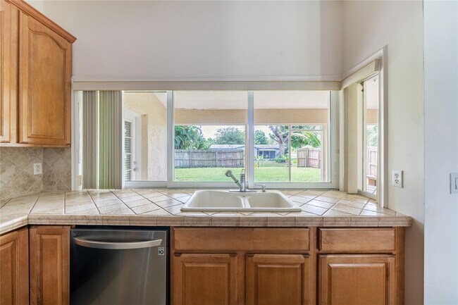 Photo - 7205 Hibiscus Rd