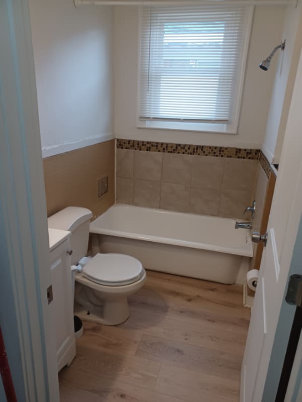 Photo - 433 W Savannah St