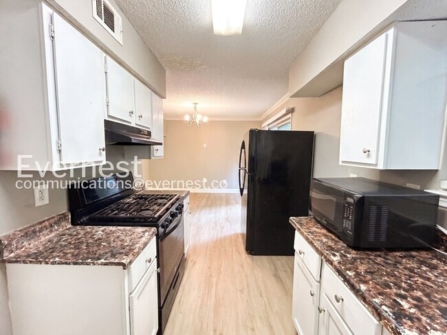 Photo - 396 Promenade Ct