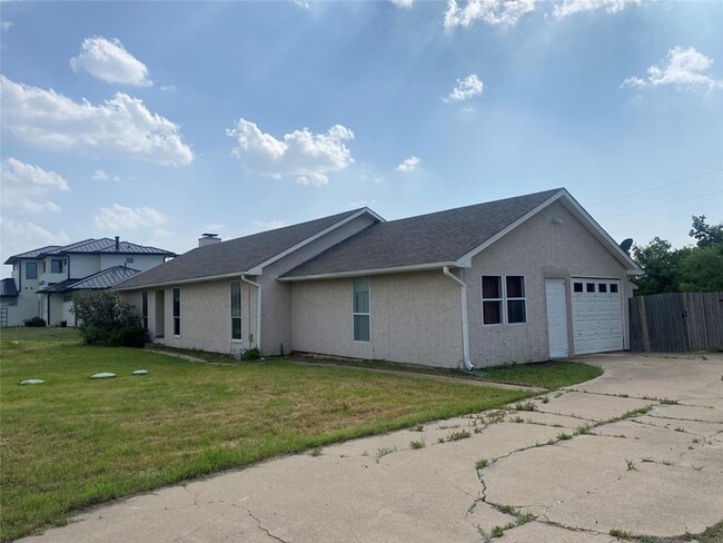 Photo - 2110 Lariat Trail