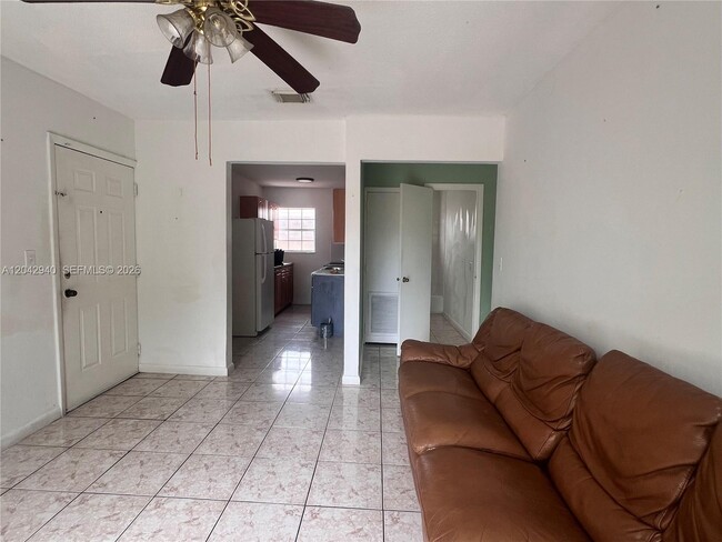 Photo - 608 SW 15th Ave Unidad 3