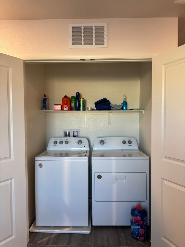 Photo - 6086 Lily Gdn St