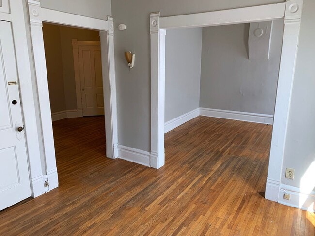 Photo - 248 1/2 W 5th Ave Unit F