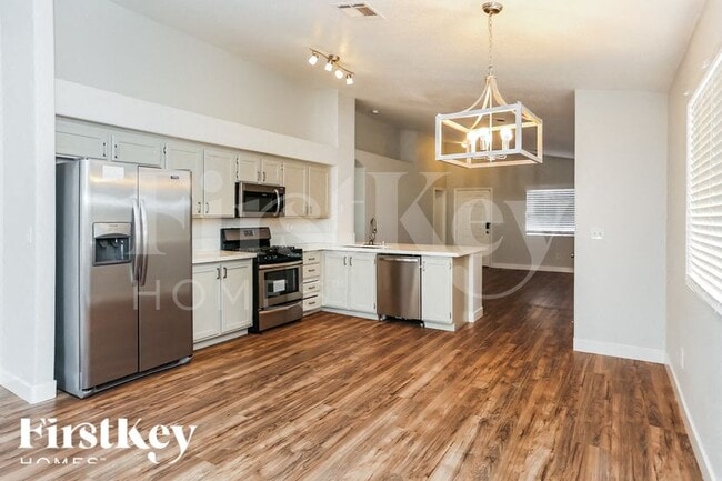 Photo - 7908 Olympus Ave