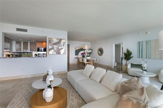Photo - 520 West Ave Unidad 1902