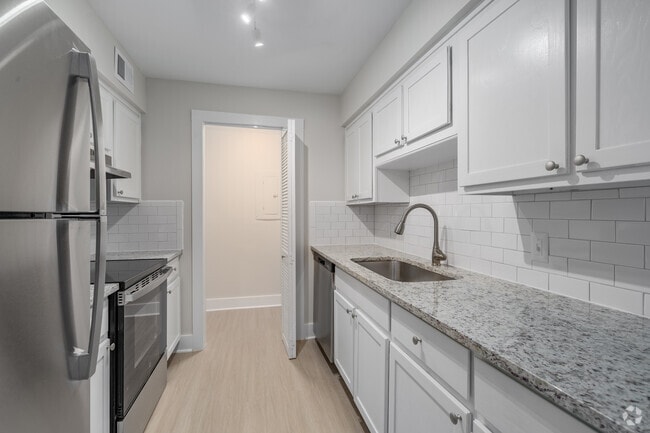 2BR, 2BA - 1,080SF - Kitchen