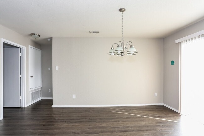 Photo - 2040 Shawnee Trail