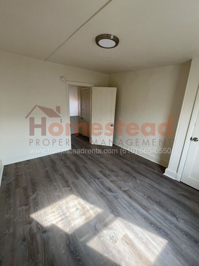 Photo - 1039 Powell St Unit 3