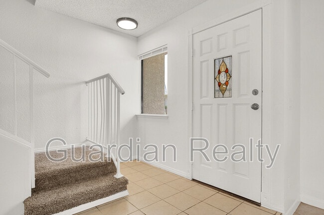 Photo - 2639 Jacyra Ave